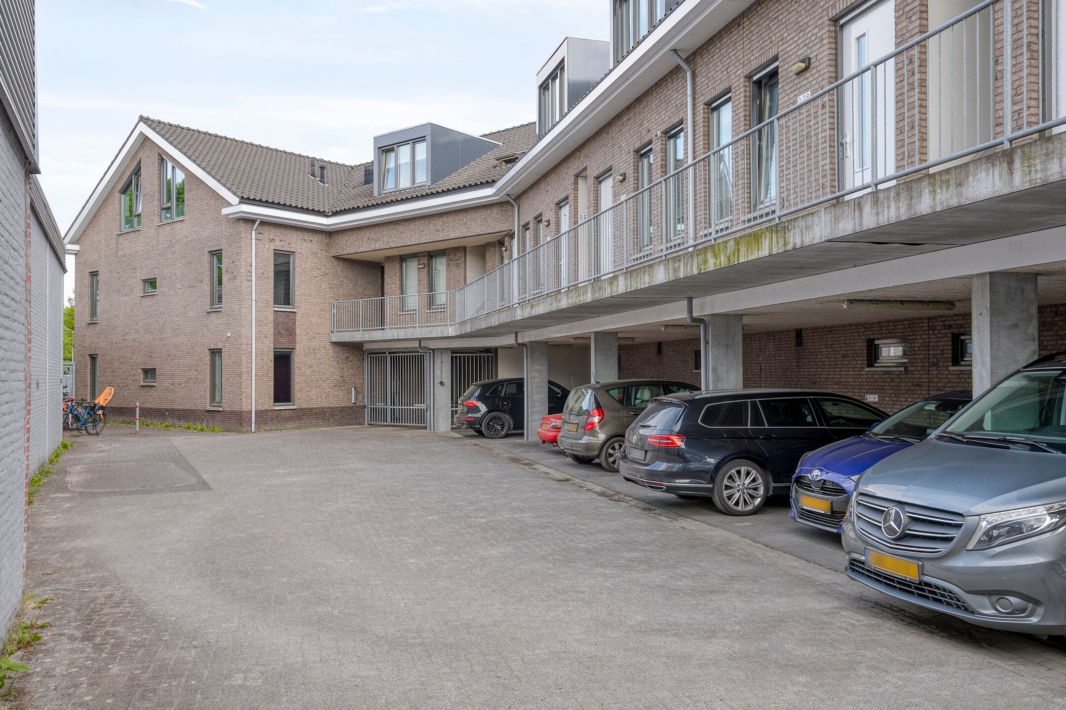 Foto 33 van Rijnstraat 2-30