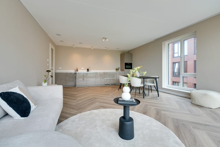 Photo 5 of Mahoniehout 448