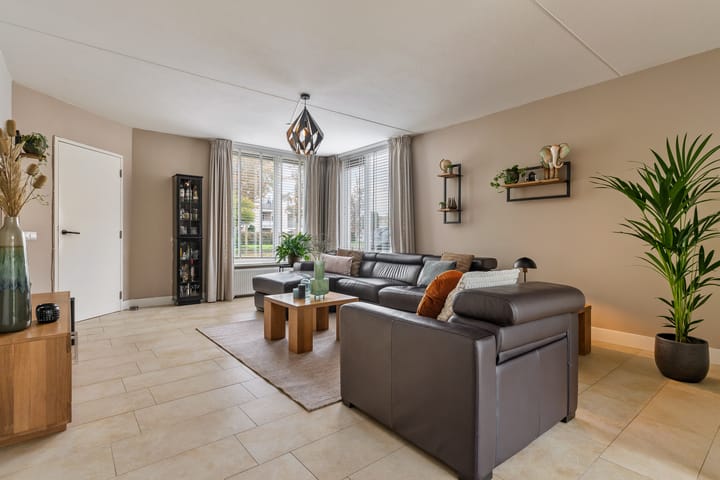 Photo 11 of Burcht 28