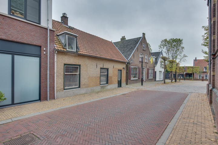 Foto 6 van Kerkplein 4