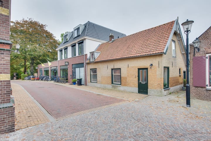 Foto 30 van Kerkplein 4