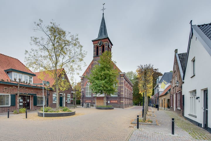 Foto 31 van Kerkplein 4