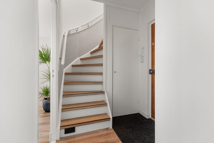 Photo 13 of Bernhardlaan 15-4A