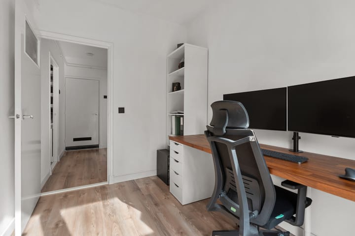 Photo 20 of Bernhardlaan 15-4A