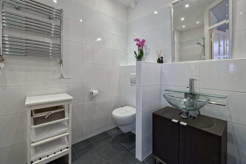 Photo 15 of Sassenheimstraat 63-H