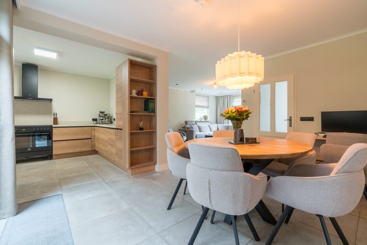 Photo 2 of Mollenstraat 36