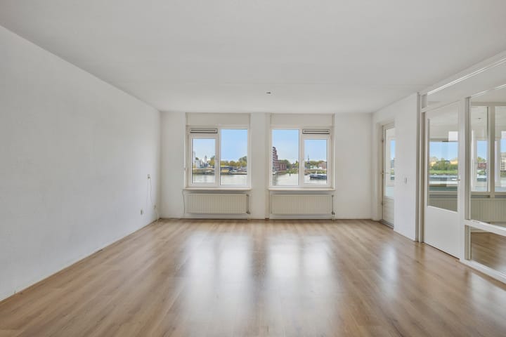 Foto 2 van Pontonniersweg 136