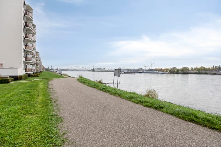 Foto 35 van Pontonniersweg 136