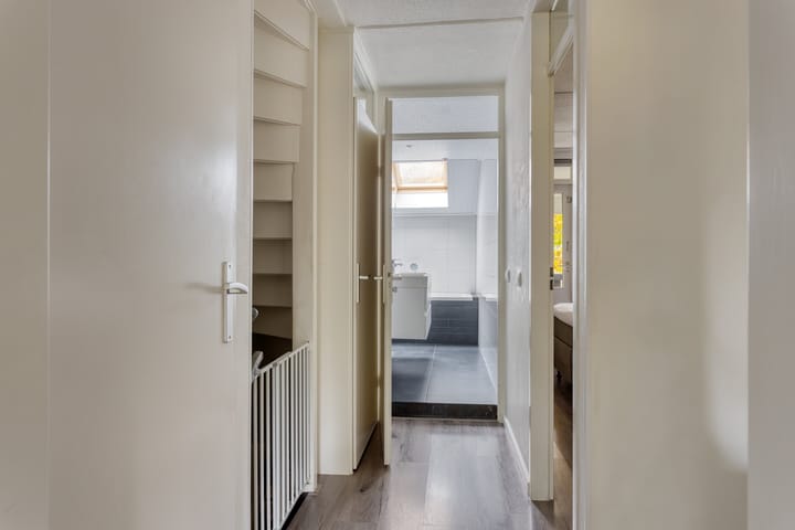 Photo 27 of Stiegert 70