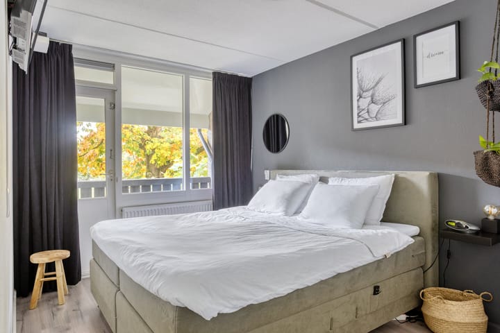 Photo 31 of Stiegert 70