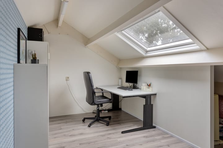 Photo 39 of Stiegert 70