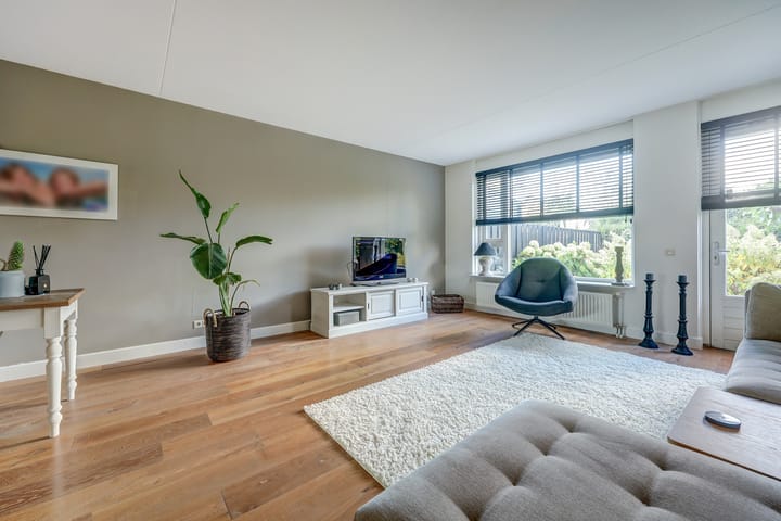 Foto 11 van Cipreshout 12