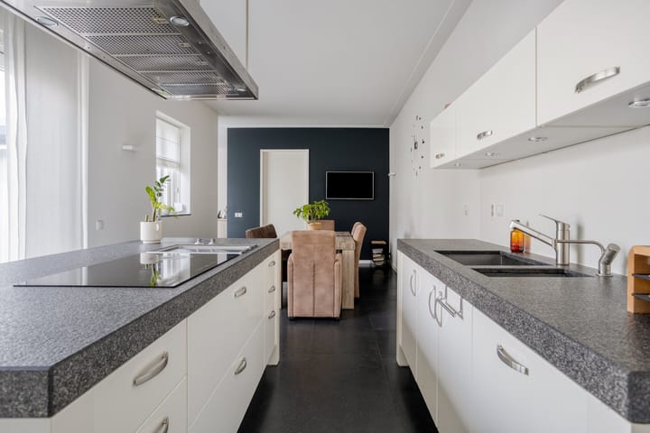 Photo 18 of Voerendaalstraat 4