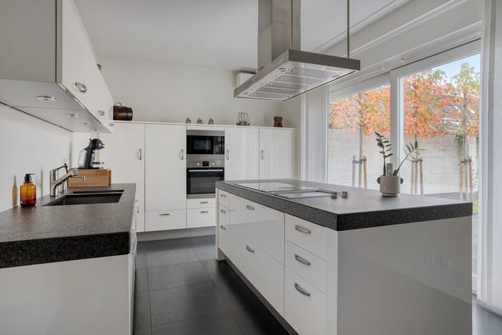 Photo 19 of Voerendaalstraat 4