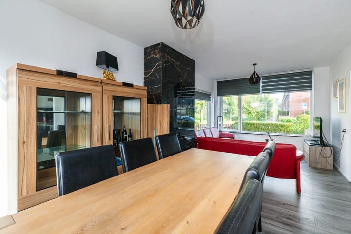 Foto 7 van Van Riebeekstraat 2