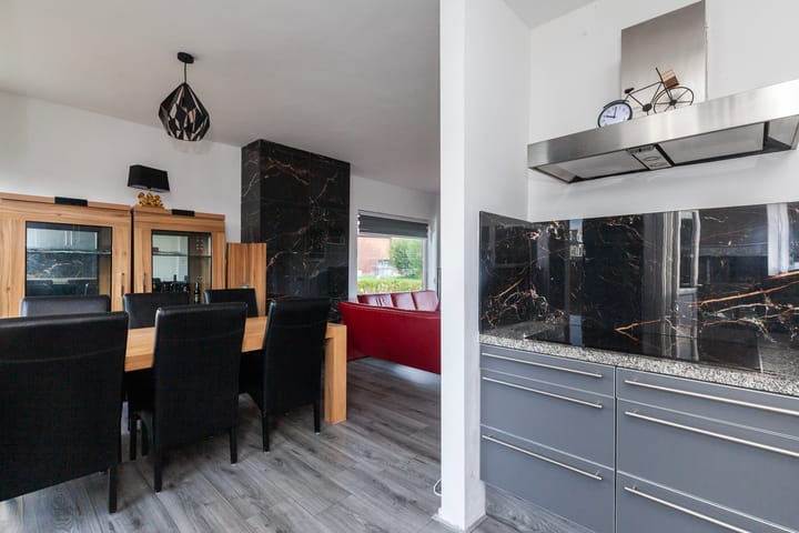 Foto 15 van Van Riebeekstraat 2