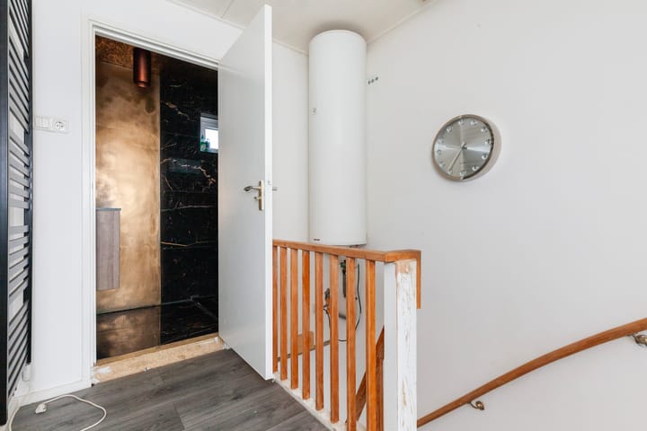 Foto 16 van Van Riebeekstraat 2