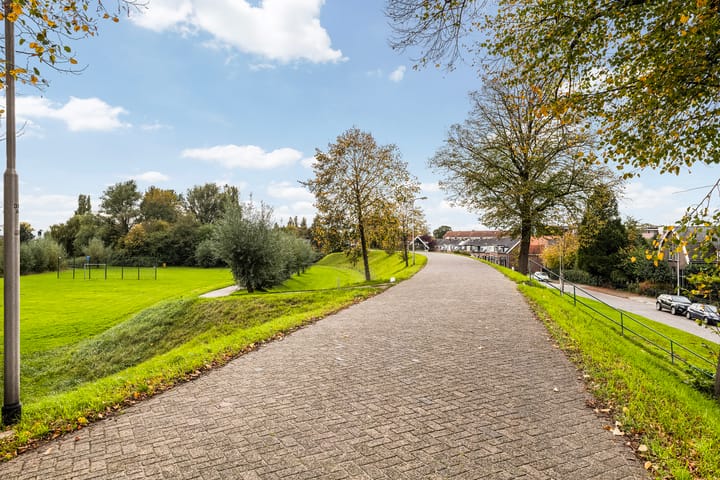 Foto 28 van Van Riebeekstraat 2