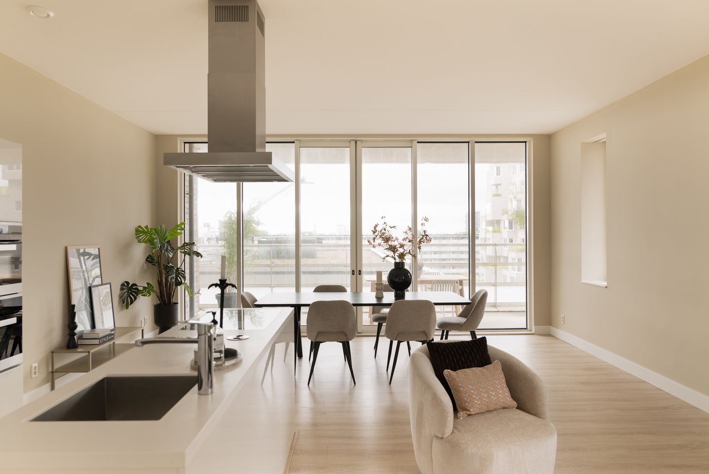 Photo 14 of Gustav Mahlerlaan 539-A