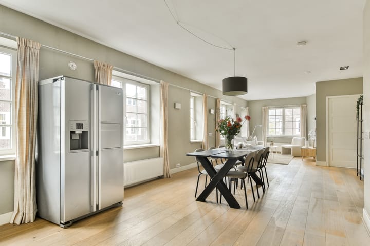 Photo 2 of Eendrachtstraat 2-2