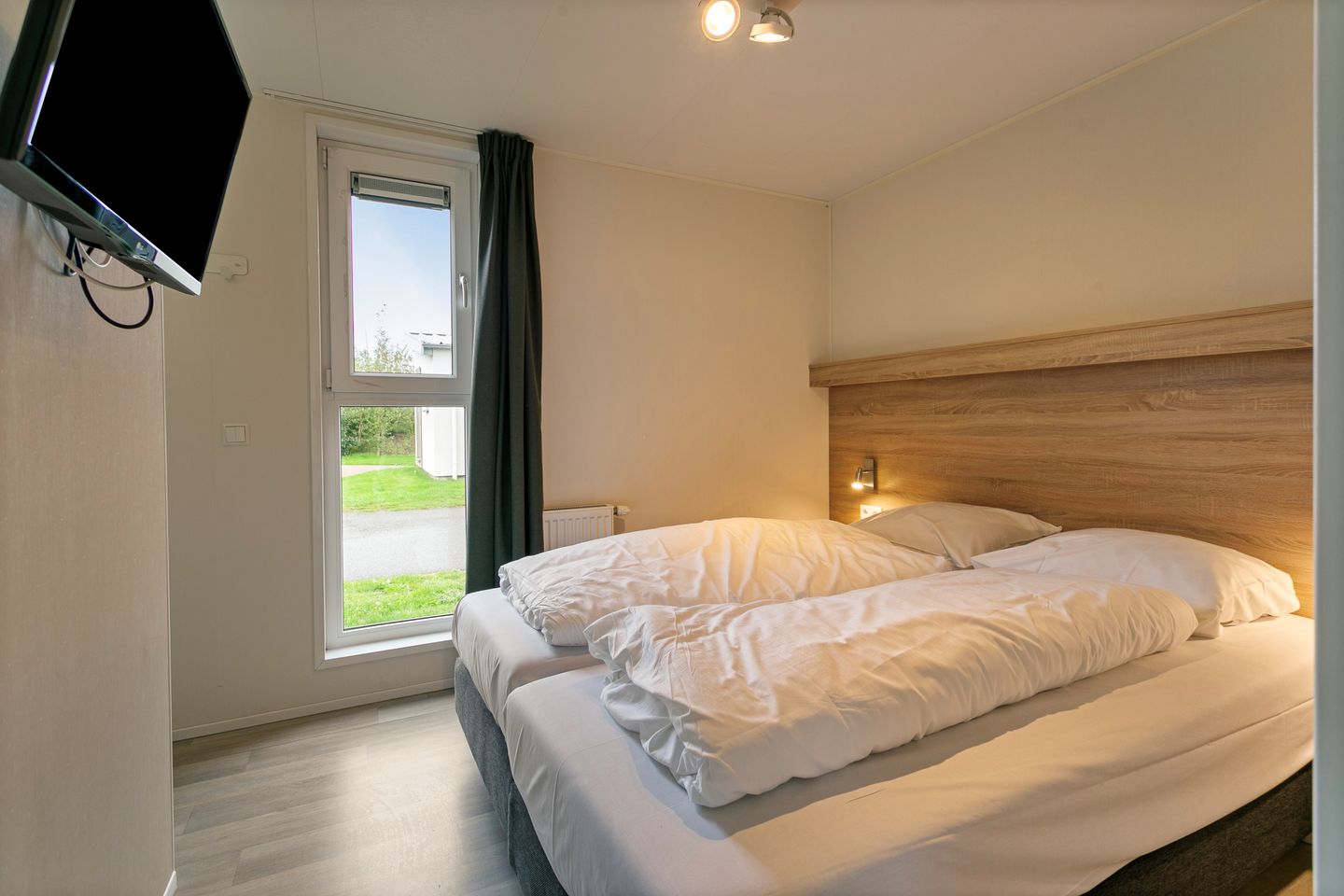 Foto 19 van Zeedijk 24-195