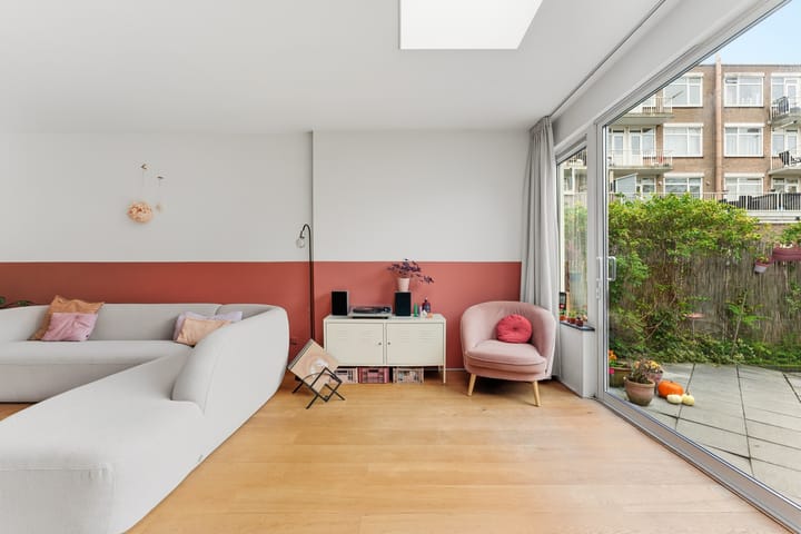 Foto 9 van Moltzerstraat 47