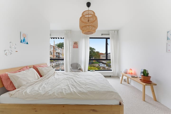 Foto 25 van Moltzerstraat 47