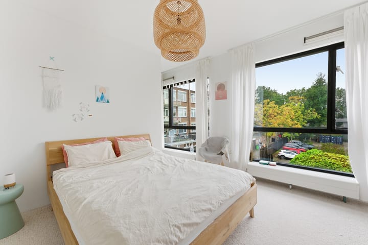 Foto 26 van Moltzerstraat 47