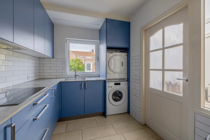 Photo 16 of Pieter Huyssensweg 7