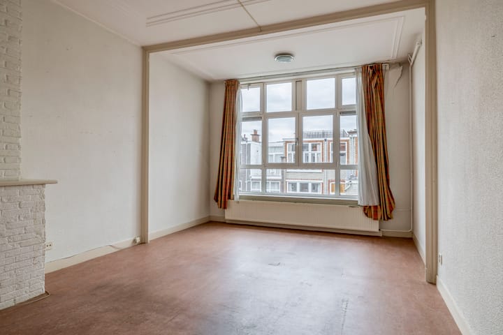 Photo 2 of Voltastraat 12