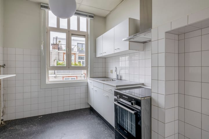 Photo 3 of Voltastraat 12