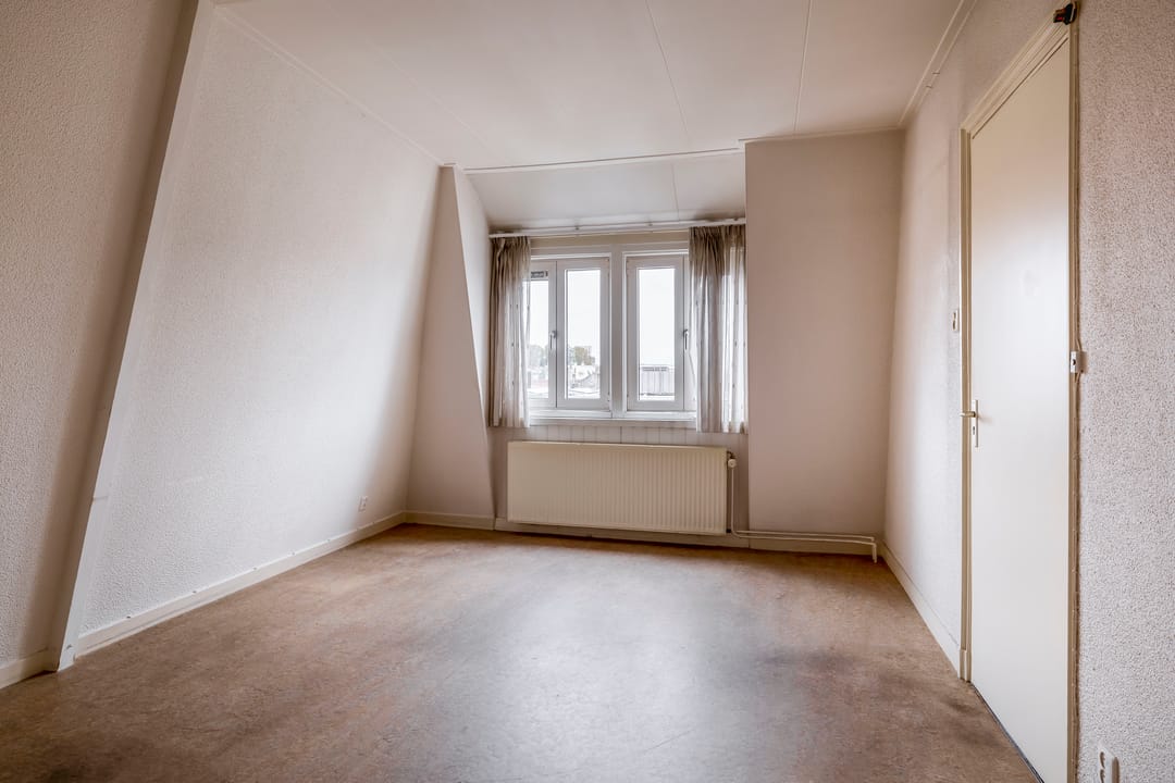 Photo 23 of Voltastraat 12