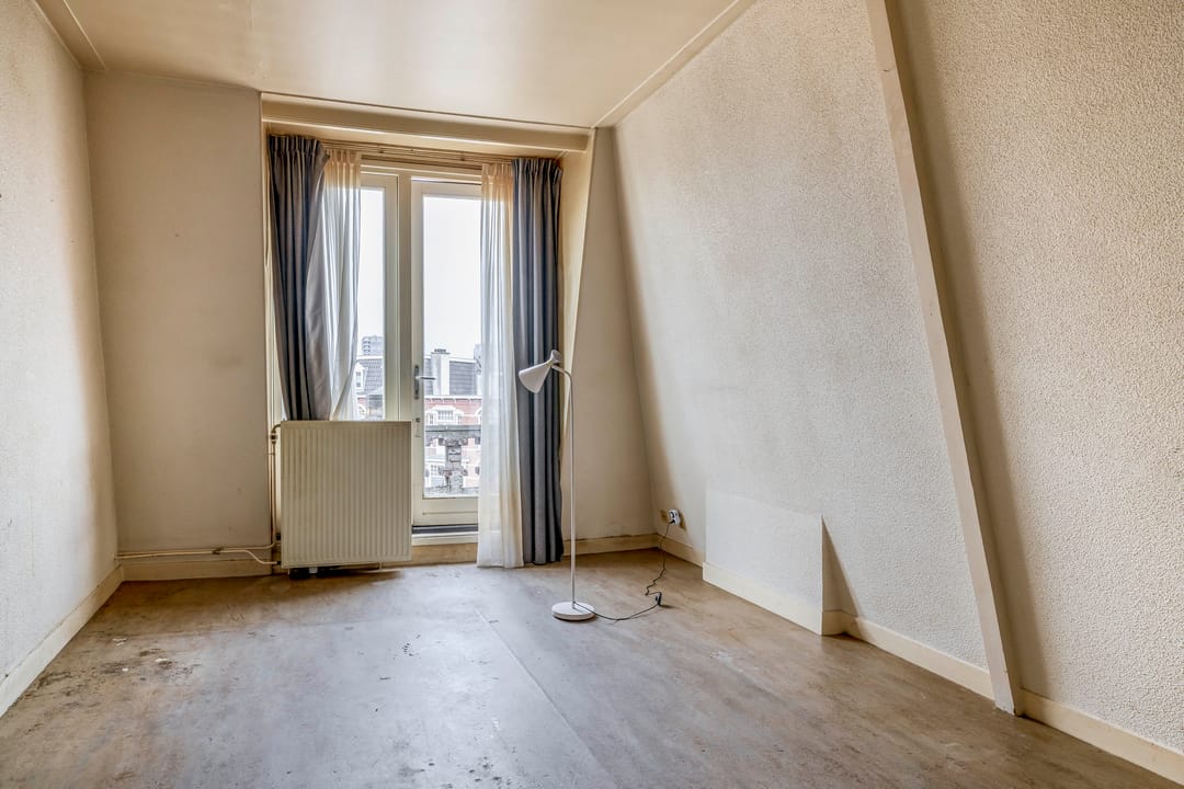 Photo 26 of Voltastraat 12