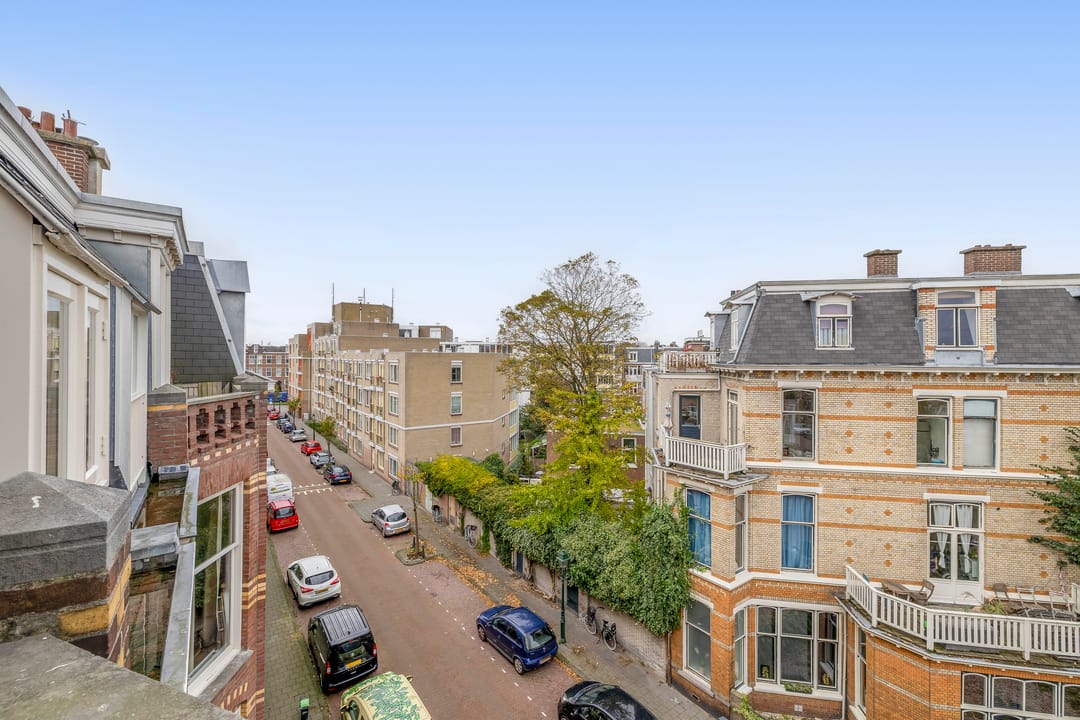 Photo 28 of Voltastraat 12