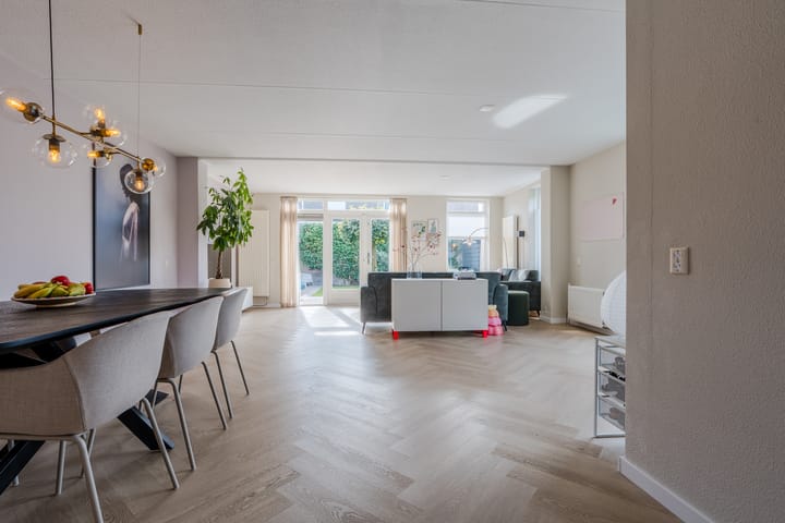 Foto 13 van Weegbree 2