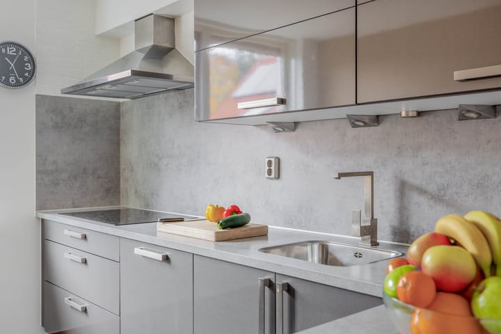 Photo 21 of Warmoezenierstraat 23