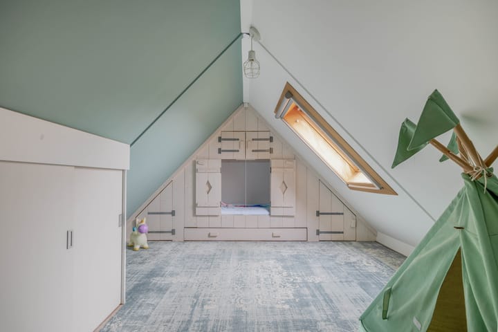 Photo 35 of Warmoezenierstraat 23