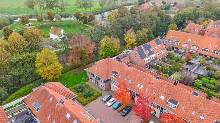 Photo 44 of Warmoezenierstraat 23