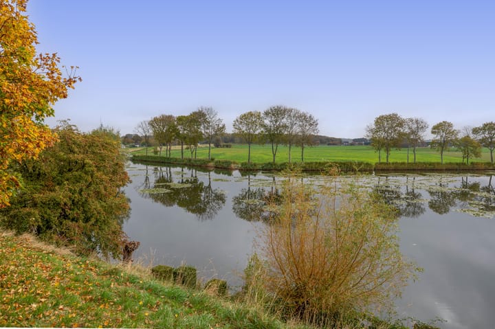 Photo 50 of Warmoezenierstraat 23