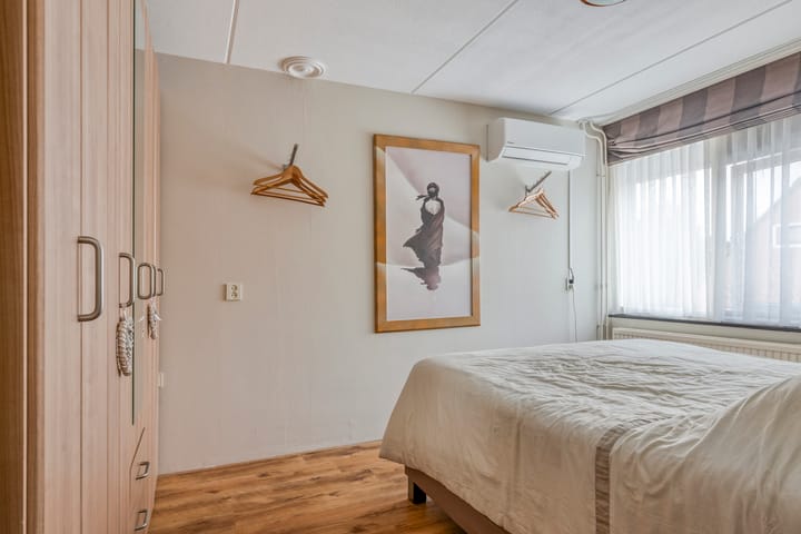 Photo 10 of Anker 49