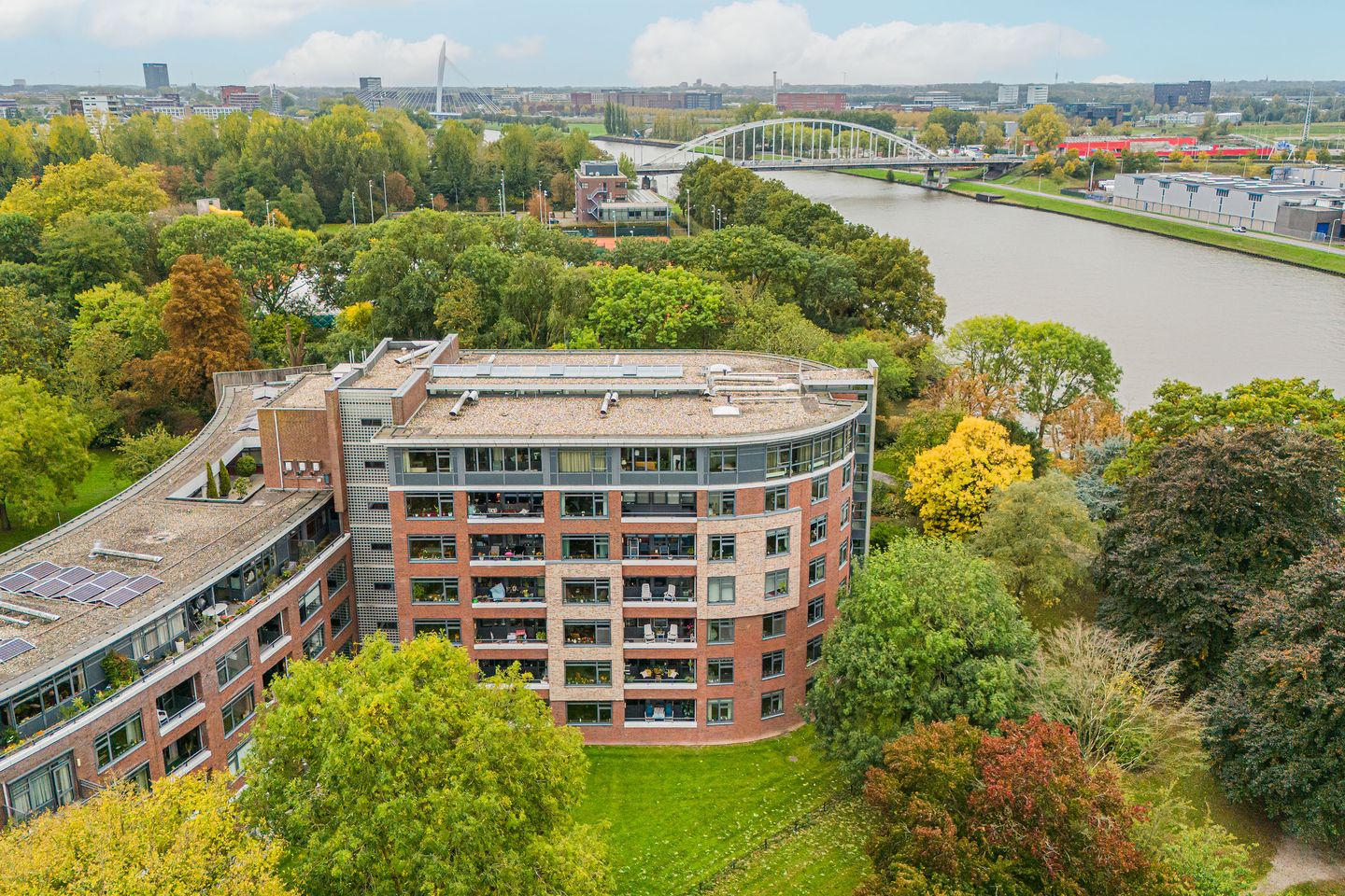 Photo 34 of Hendrika van Tussenbroeklaan 26