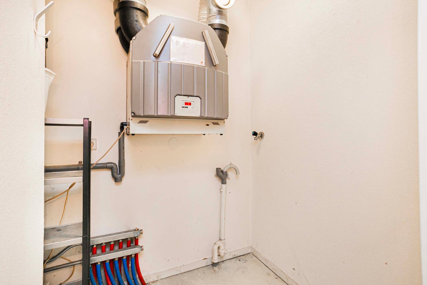 Photo 10 of Hendrika van Tussenbroeklaan 26