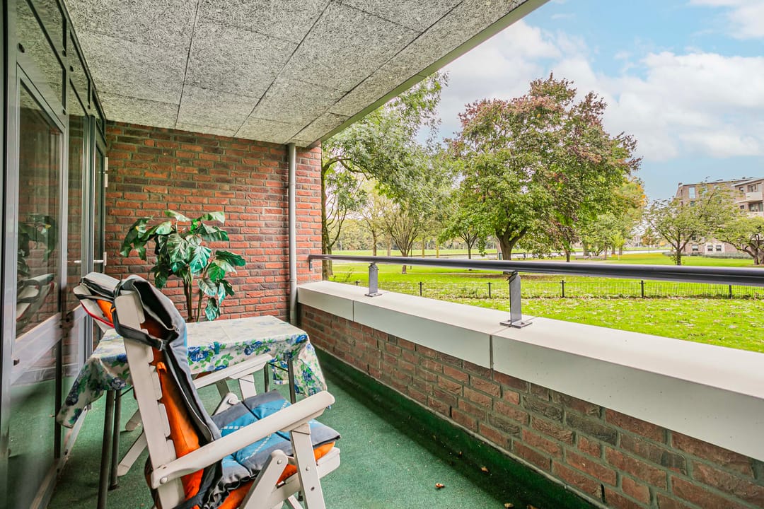 Photo 11 of Hendrika van Tussenbroeklaan 26