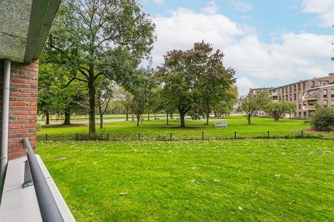 Photo 13 of Hendrika van Tussenbroeklaan 26