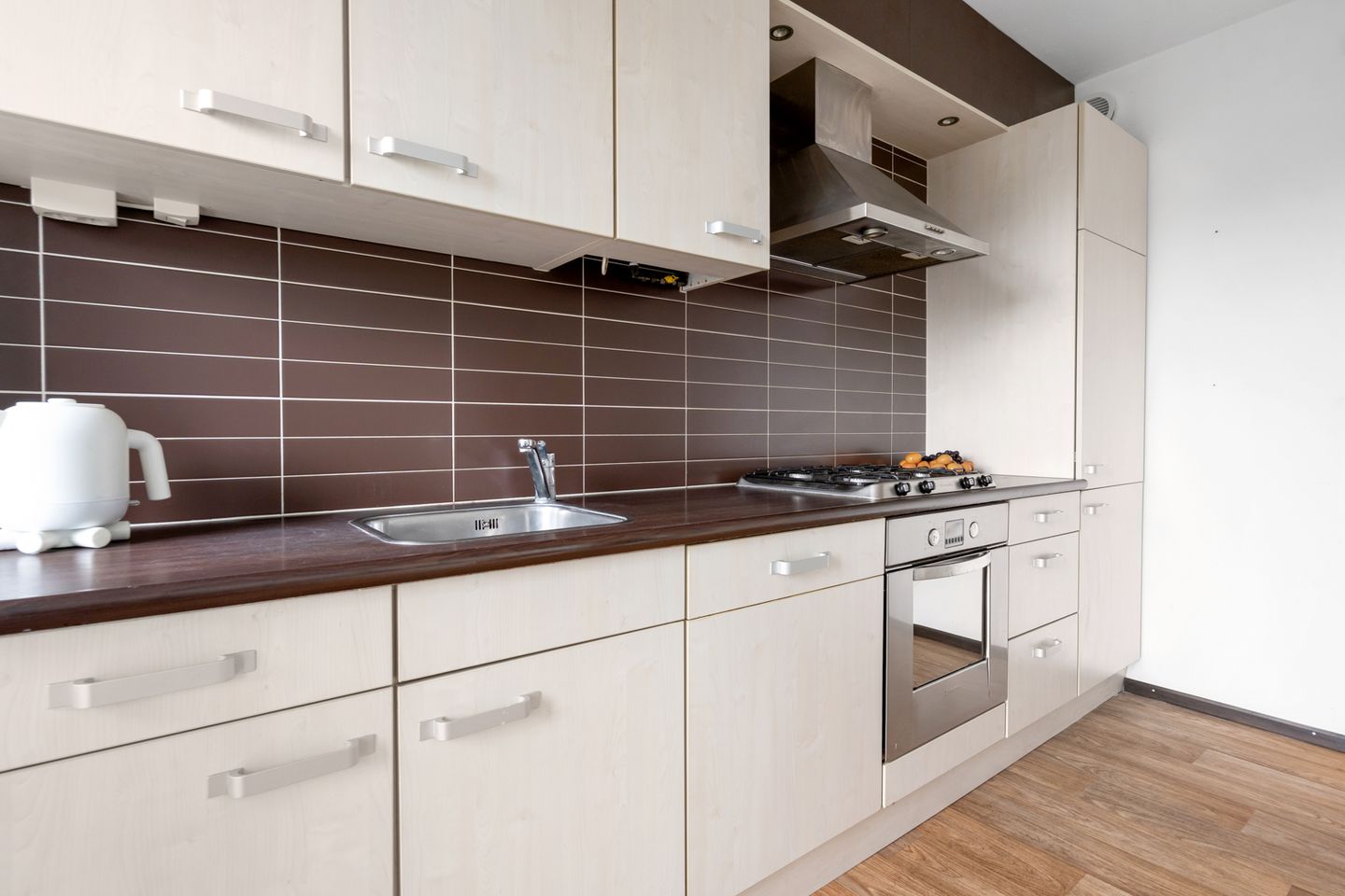 Foto 14 van Waalstraat 141