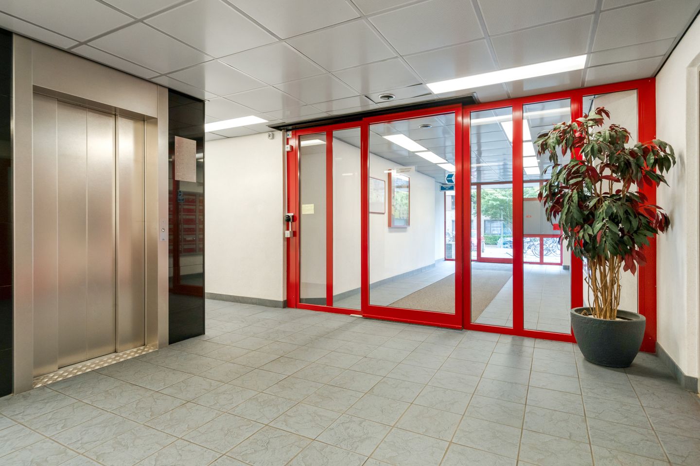 Foto 34 van Waalstraat 141