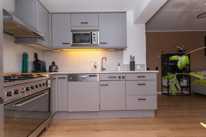 Foto 18 van Betje Wolffplein 2