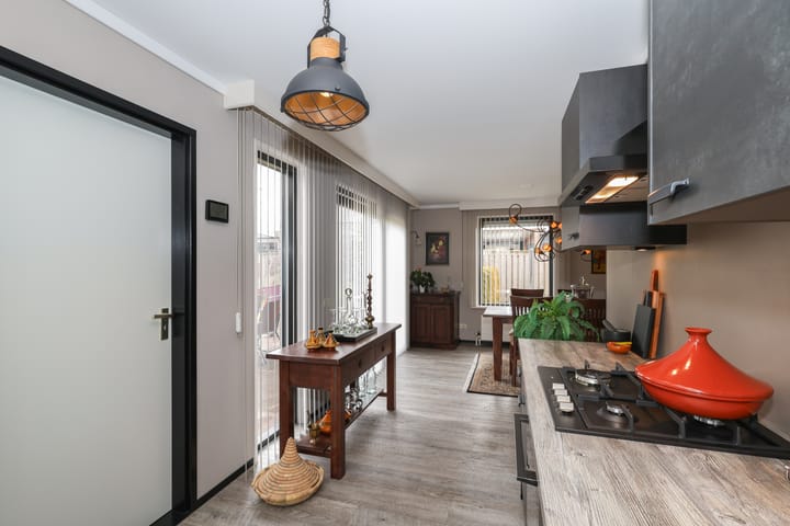 Photo 27 of Obalaan 2