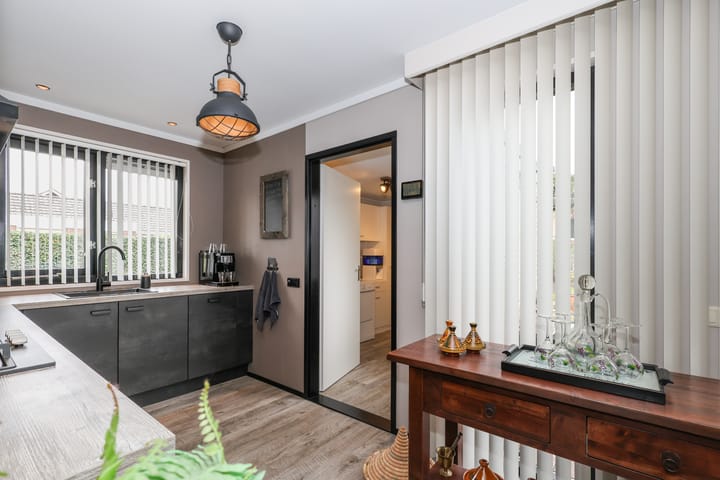 Photo 28 of Obalaan 2