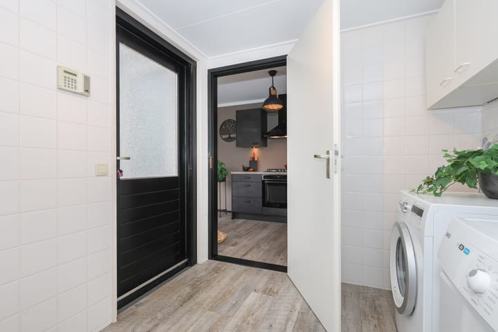 Photo 29 of Obalaan 2